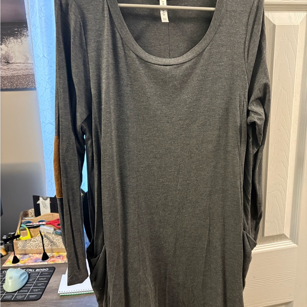 Emerald brand Gray Knit tunic Top with elbow patches